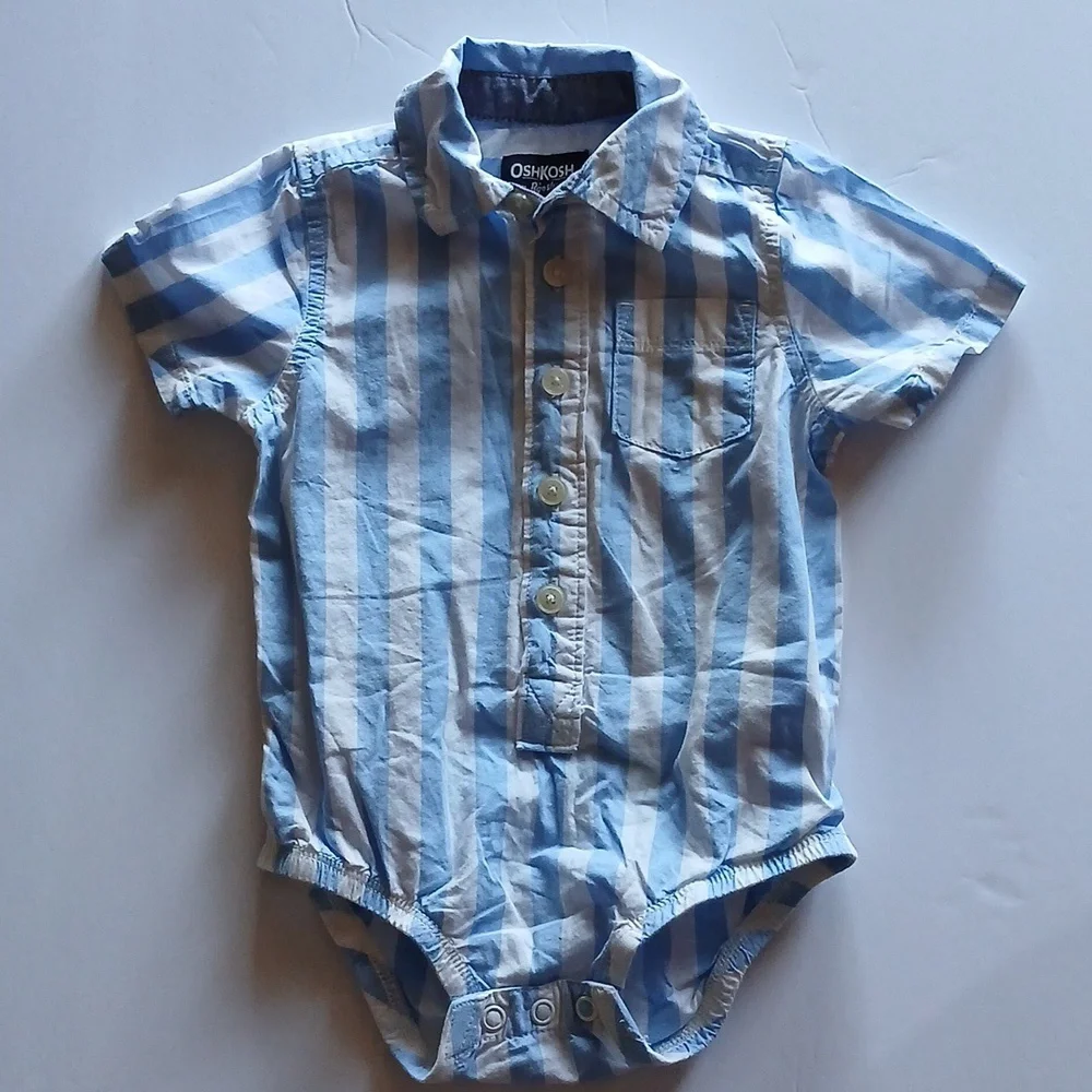 OshKosh B’Gosh Baby Boy Short Sleeve Button Down Bodysuit | Size:6M(strip) & 9M‎